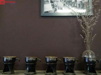 Chén café quai nửa Bát Tràng : Ấn tượng màu men đen